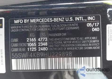 2017 Mercedes-Benz C 300 4Matic z USA, uszkodzony, nr VIN 55SWF4KB9HU229898